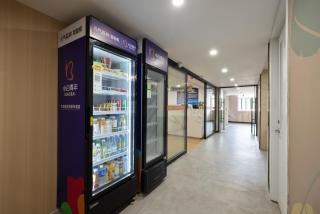 Xiaobai Youth Social hostel -nearby the Summer Palace Tsinghua University ,Plenty of hot water anytime ,Self-service laundry ,On-site entertainment,Tour Ticketing service - 3
