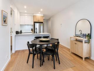 Apt 2 - Essentia - Surfers Paradise - 5