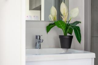 Fourways Executive Studio - Secure, modern unit in boomed off area - 1