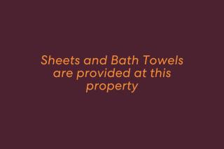 Pet friendly Driftwood Cottage, 1-28 Farm Rd - W-Fi, Air Con and ground floor - 5