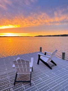 East Bay Getaway - Waterfront Retreat with Private Boat Ramp - 8