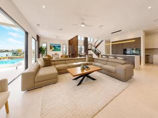 Luxe Harbour Breeze at Newport - 6