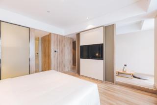 Atour Hotel (Yixing Huankeyuan) - 2