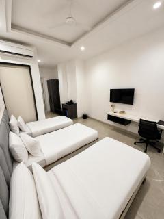 Hotel Elinor By Dazzling Hotels & Resorts - 4