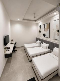 Hotel Elinor By Dazzling Hotels & Resorts - 1