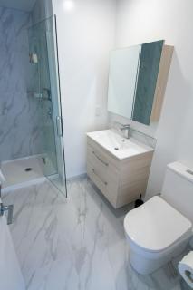 A touch of Luxury in Chch CBD with Free Carpark - 2