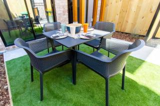 A touch of Luxury in Chch CBD with Free Carpark - 4