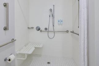 Comfort Suites Springfield-Eugene - 3