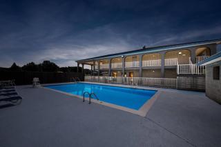 Quality Inn - 7