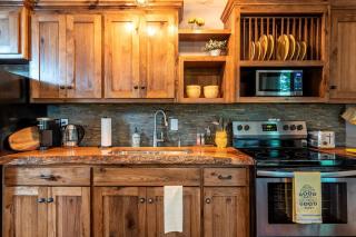 Cozy Cabin Rental on Sacred Land Ideal for Glamping in Kansas - 8