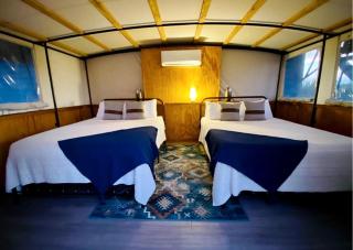 Serene Glampominium Escape with Outdoor & Indoor Showers in Cottonwood Shores, Texas - 4