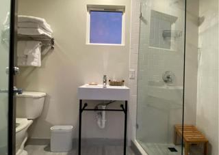 Serene Glampominium Escape with Outdoor & Indoor Showers in Cottonwood Shores, Texas - 3