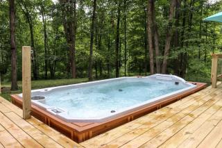 Peaceful Woodland Cabin with Year-Round Swim Spa & Private Trails in Mount Vernon, Ohio - 9