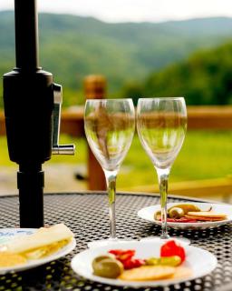Roan Mountain Glamping Yurt, Ideal to Hike the Appalachian Trail - 1