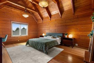 Modern Log Cabin with Cozy Fireplace Retreat & Views in Sequim, Washington - 5