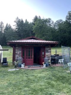 Charming Garden Cottage with 155-Acre Forest Retreat Near Wolf Creek, Oregon - 0