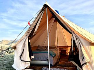 Charming Bell Tent for Glamping Escapes to Montana - 3