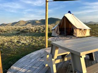 Charming Bell Tent for Glamping Escapes to Montana - 1