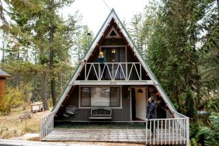Cozy A-Frame Cabin for a Getaway near Lake Wenatchee in Leavenworth, Washington - 3