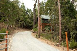 Tranquil Waterfront Hideaway with Forest Views & Outdoor Living in Bass Lake, California - 3