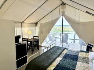 Beautiful Lakefront Safari Tent with Ensuite Bathroom, King Bed, and a Fabulous View, near Acadia National Park in Maine - 1