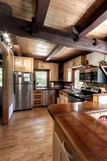 Cozy Holiday Lodge with Heated Pool & Game Room in Mount Vernon, Ohio - 1