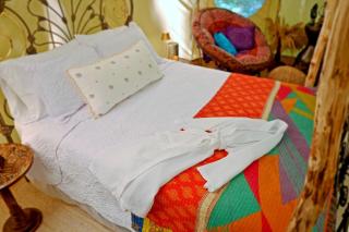 Beautiful Eco-Friendly Bell Tent with Fantastic Amenities for a Unique Glamping Escape near Fresno, Ohio - 7