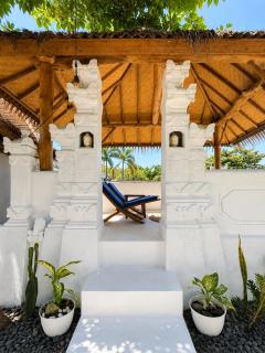 The Hidden Escapes Amed- 2BR Beachfront Villa with Direct Beach Access - 5
