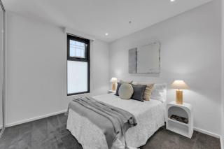 Hotel Style 2BR Condo City View with Pool Parking - 2