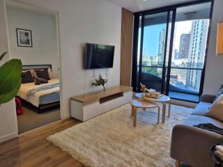 Most Loved Bright Comfy CBD 2BR Guest Favorite - 0
