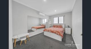 Spacious & Stylish 3BRS House Full Facilities - 1