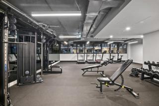 High-Rise 2-Bed Apartment Near Box Hill Central - 8