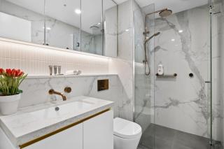 High-Rise 2-Bed Apartment Near Box Hill Central - 1