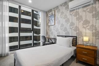 High-Rise 2-Bed Apartment Near Box Hill Central - 3