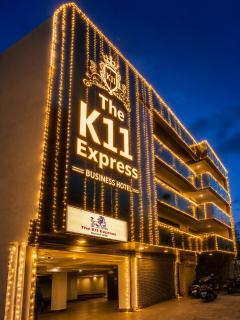 K11 Express - Opp Express Avenue - 0