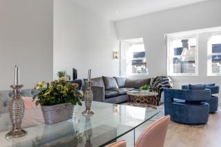 Lovely Newly-Renovated 3 Bedroom Apartment in Fulham - 2