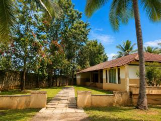 Luxury Pool Villa & Lawn - by Everloft - 2