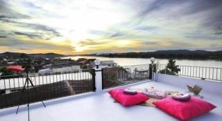 The Royal Chiangkhan Boutique Hotel - 8