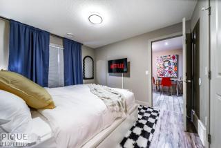 Bright 2BDRM - King Bed - Patio - Netflix - WiFi - 1