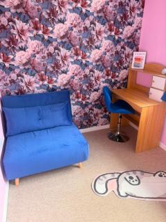 Family & Contractor Friendly 5-Bedroom House with Free Parking - 2