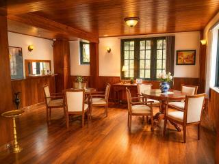 Daffodils Hotel by KYNROCK Hotels - 1
