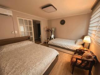 Private Cozy Apartments at Yeonnam and Hongdae area - Seoul - 5