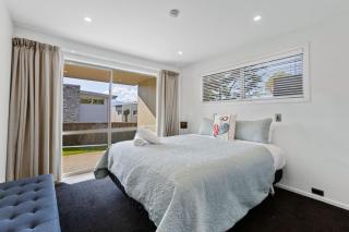 Resort-Style 2BR Alpine Apt | Pool, Spa & Garage - 7