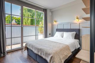 Stylish Apartment with Terrace & Lagoon View I cohost - 9