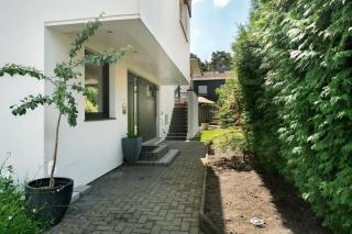 Modern House, Pool, Garden - 7