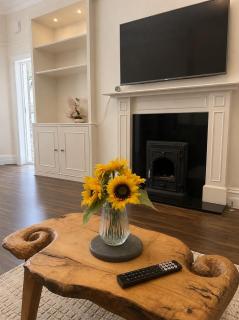 Pretty Seaside Apartment with Garden and Parking & Sofa Bed Sleeps 5 - 3