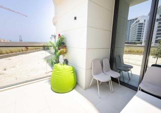 Sun-Drenched Coastal Studio just Steps away from Beach - 3