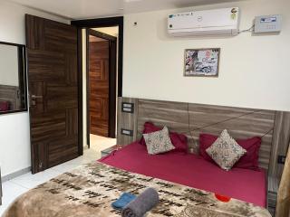 2BHK Apartment with Terrace-Cozy Stays Tapovan Rishikesh - 7