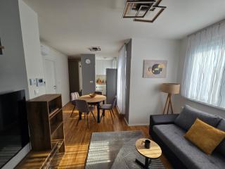 Skyline Haven with private parking garage, 4 star - 7