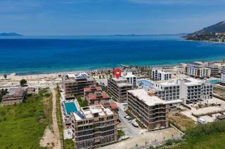 Palm Coastal White Studio - Happy Rentals - 2